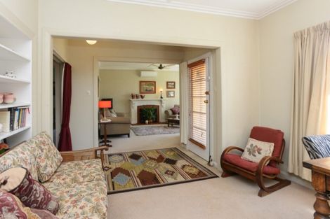 Photo of property in 216 Saint Leonards Avenue, Saint Leonards, Hastings, 4120