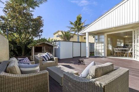 Photo of property in 11 Fielding Crescent, Farm Cove, Auckland, 2012