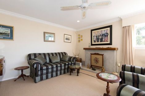 Photo of property in 21 Gladstone Road, Northcote, Auckland, 0627