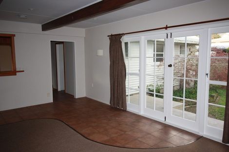 Photo of property in 24 Surrey Crescent, Hokowhitu, Palmerston North, 4410