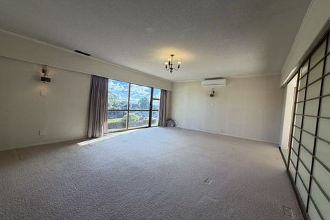 Photo of property in 73 Redoubt Road, Goodwood Heights, Auckland, 2105
