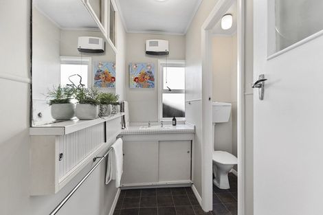 Photo of property in 107 Volga Street, Island Bay, Wellington, 6023