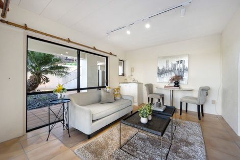 Photo of property in 38 Venus Place, Half Moon Bay, Auckland, 2012