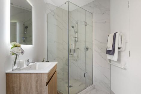 Photo of property in 2 Stitchbird Close, Murrays Bay, Auckland, 0630