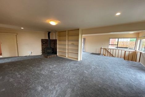 Photo of property in 27 Chatsworth Crescent, Pakuranga Heights, Auckland, 2010