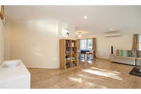 Photo of property in 40 Roberts Road, Glenfield, Auckland, 0629