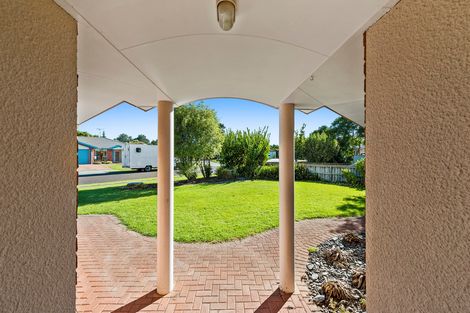 Photo of property in 4 Kalmia Dell, Mount Maunganui, 3116