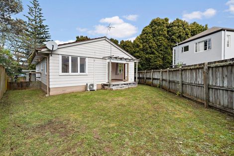 Photo of property in 6b Waikaremoana Place, Pakuranga Heights, Auckland, 2010
