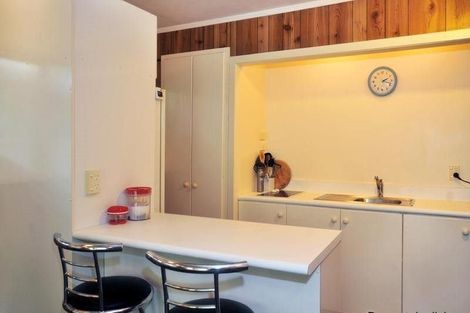 Photo of property in 10 Lauris Place, Birkdale, Auckland, 0626