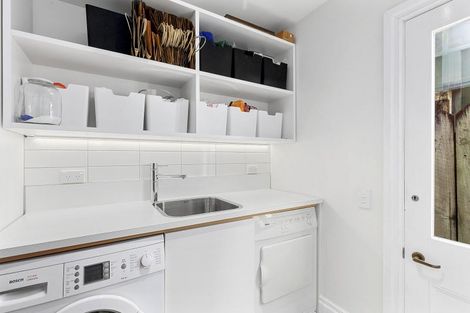 Photo of property in 4 Upton Terrace, Thorndon, Wellington, 6011