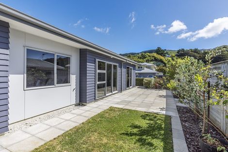 Photo of property in 9 Davies Street, Tawa, Wellington, 5028