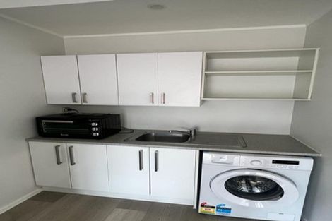 Photo of property in 26 Staincross Street, Green Bay, Auckland, 0604