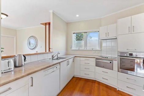 Photo of property in 86 Hastings Road, Mairangi Bay, Auckland, 0630
