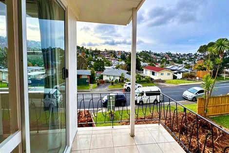 Photo of property in 4 Ayton Drive, Totara Vale, Auckland, 0629