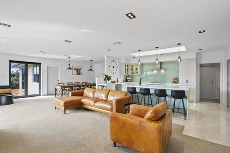 Photo of property in 12 Gleneagles Way, Waiwhakaiho, New Plymouth, 4312