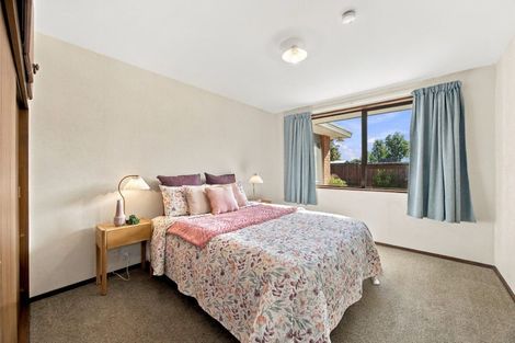 Photo of property in 2/281 Sawyers Arms Road, Bishopdale, Christchurch, 8053