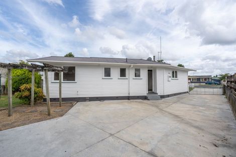 Photo of property in 77 Collins Road, Melville, Hamilton, 3206