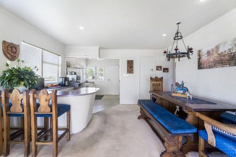 Photo of property in 30 Vipond Road, Stanmore Bay, Whangaparaoa, 0932