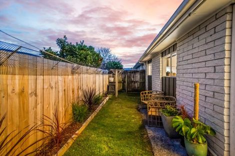 Photo of property in 3/29 Garelja Road, Henderson, Auckland, 0612