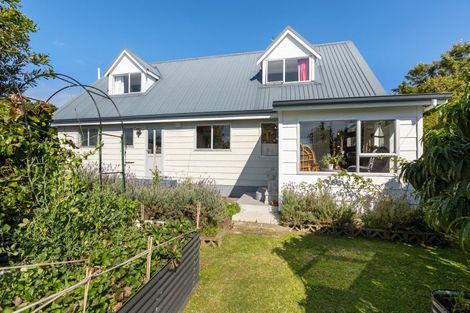 Photo of property in 14 Cumming Street, Okato, 4335