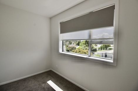Photo of property in 3/94 Target Road, Totara Vale, Auckland, 0629