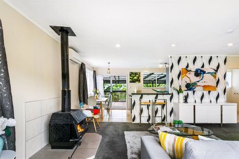 Photo of property in 37 Triangle Road, Massey, Auckland, 0614