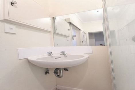 Photo of property in 1/17 Clifton Terrace, Kelburn, Wellington, 6012