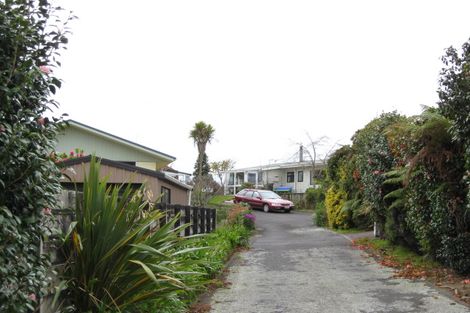Photo of property in 5a Lindaver Grove, Merrilands, New Plymouth, 4312