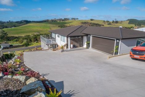 Photo of property in 21 Christine Drive, Coopers Beach, 0420