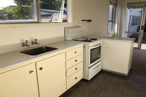 Photo of property in 27 Lisa Rise, Half Moon Bay, Auckland, 2012