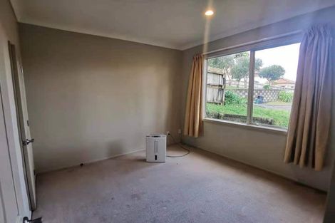 Photo of property in 40 Mandeville Place, Unsworth Heights, Auckland, 0632