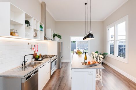 Photo of property in 10 Stewart Street, Marton, 4710