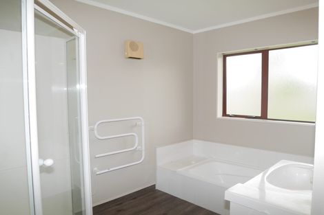 Photo of property in 4 Glen Loch Place, Paraparaumu, 5032