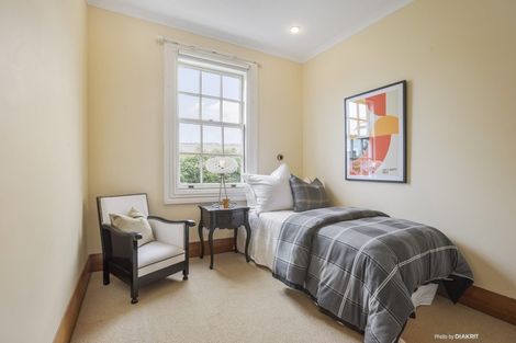 Photo of property in 15 Herald Terrace, Berhampore, Wellington, 6023