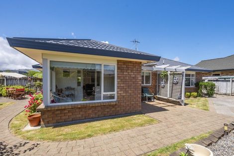Photo of property in 4 Monterosso Place, Paraparaumu Beach, Paraparaumu, 5032