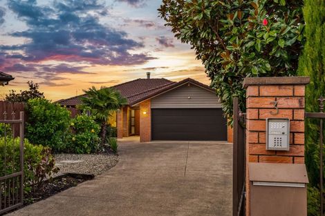 Photo of property in 3 Stow Place, Henderson, Auckland, 0612