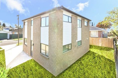 Photo of property in 27 Tironui Station Road East, Papakura, 2110