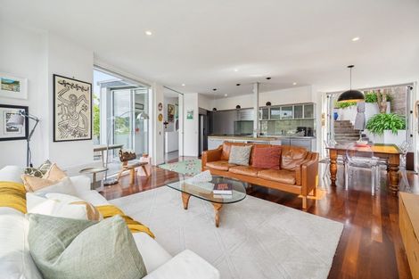 Photo of property in 22a Seaview Road, Paremata, Porirua, 5024