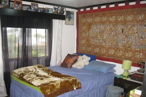 Photo of property in 17 Marne Grove, Waitangirua, Porirua, 5024