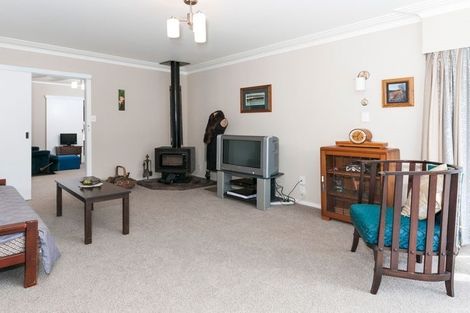 Photo of property in 7 Borrowdace Avenue, Botany Downs, Auckland, 2010