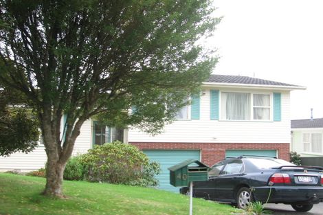 Photo of property in 40 Sunrise Boulevard, Tawa, Wellington, 5028