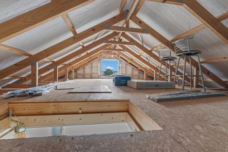 Photo of property in 12 Cleve Road, Green Bay, Auckland, 0604