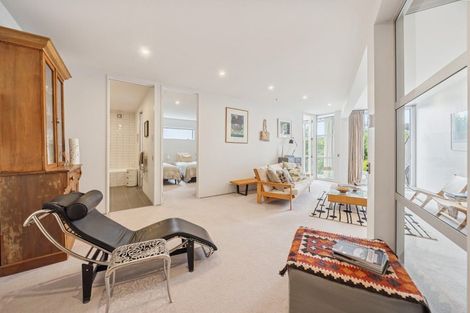 Photo of property in 22a Seaview Road, Paremata, Porirua, 5024