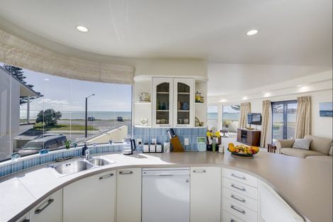 Photo of property in 24 The Esplanade, Westshore, Napier, 4110