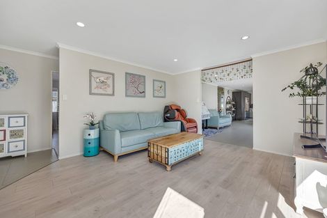 Photo of property in 10 Reno Way, Flat Bush, Auckland, 2016
