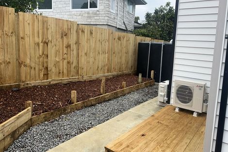 Photo of property in 83b Hutchinsons Road, Bucklands Beach, Auckland, 2014