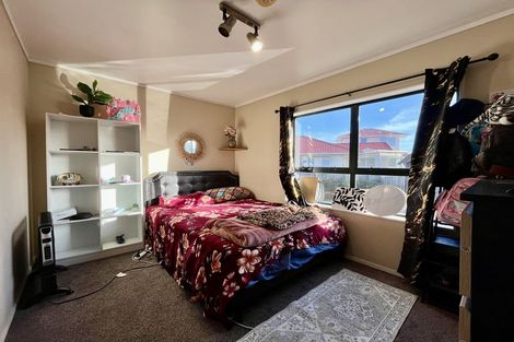 Photo of property in 1/9 Dana Place, Somerville, Auckland, 2014