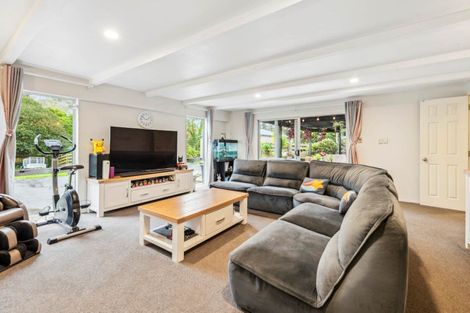 Photo of property in 22 Whitford Park Road, Whitford, Howick, 2571