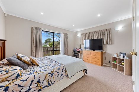 Photo of property in 29 Lewisham Street, Highland Park, Auckland, 2010