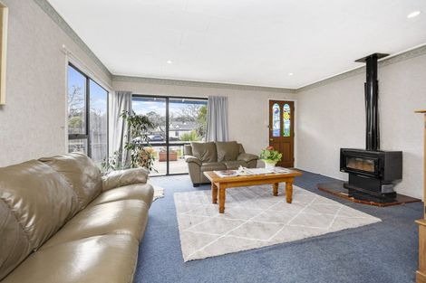 Photo of property in 39 Redlands Grove, Swanson, Auckland, 0612